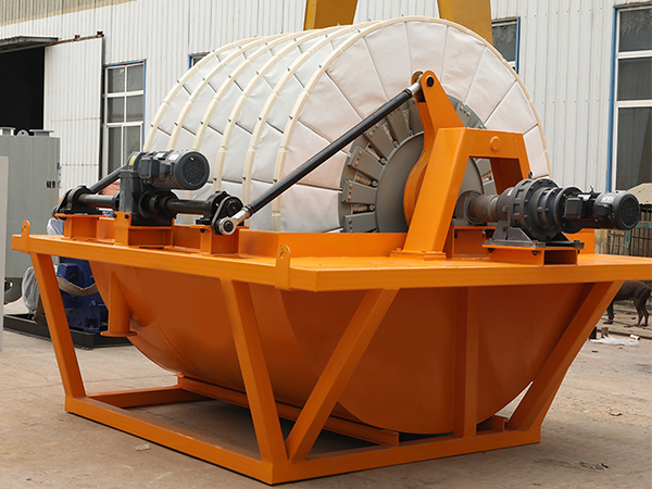 Rotacioni vakuumski disk filter